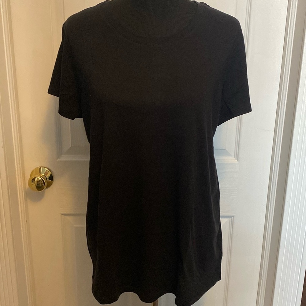 2 GAP Women’s Tees Black Crewneck & White V-Neck Sz XL NWT